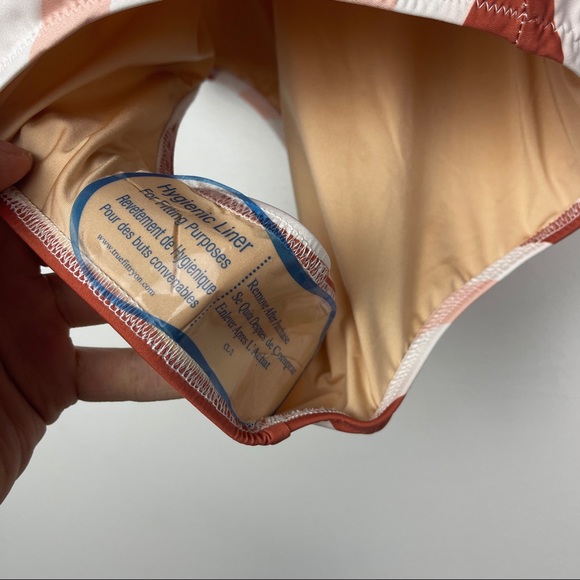 Nadii Strapped Elastic One Piece Swimsuit - Picture 3 of 6